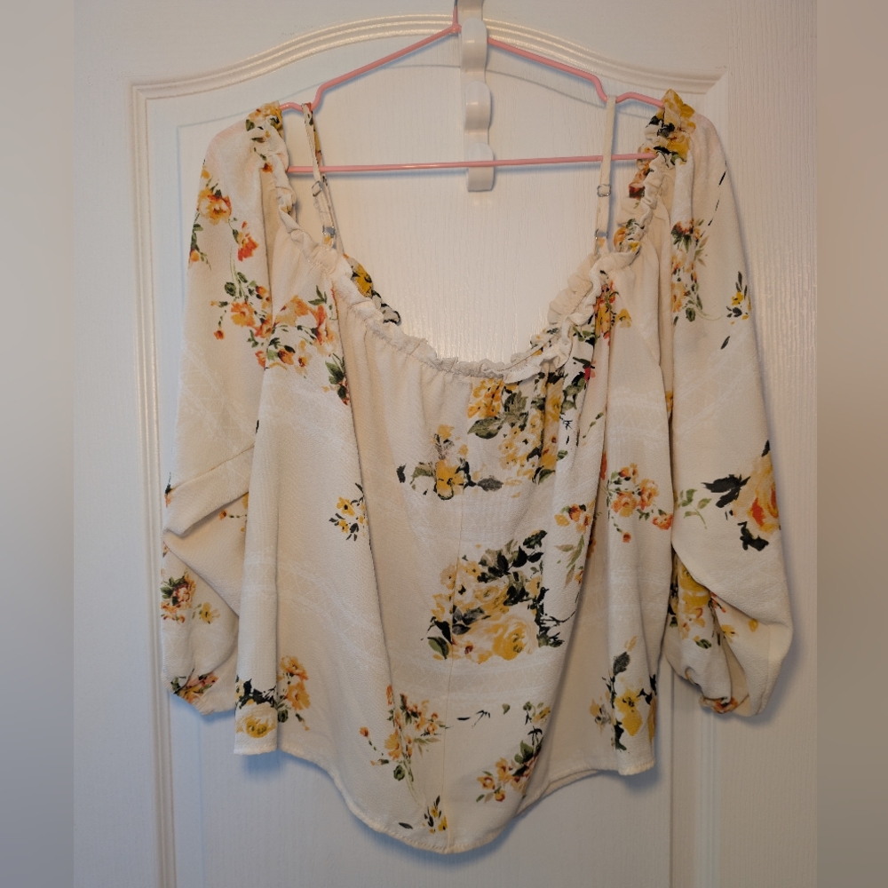 DesignLab Lord & Taylor Cream Ruffled Puff Sleeve Blouse